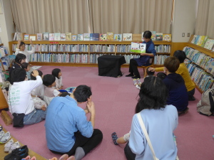 親子で楽しむおはなし会