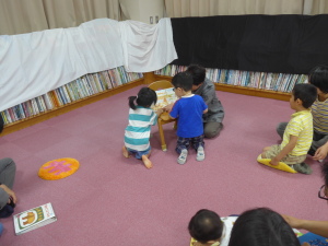 親子で楽しむおはなし会