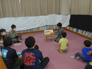 親子で楽しむおはなし会