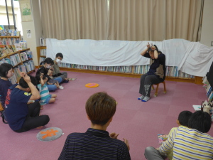 親子で楽しむおはなし会