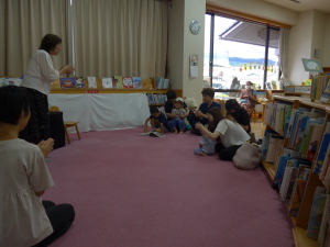 親子で楽しむおはなし会