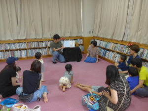 親子で楽しむおはなし会
