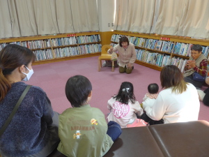 親子で楽しむおはなし会