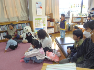 親子で楽しむおはなし会