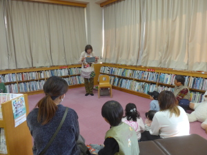 親子で楽しむおはなし会