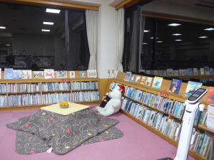夜の図書館（こたつ）