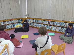 親子で楽しむおはなし会