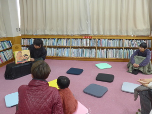 親子で楽しむおはなし会
