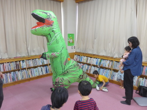 親子で楽しむおはなし会