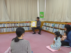 親子で楽しむおはなし会