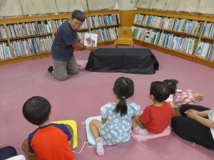 親子で楽しむおはなし会