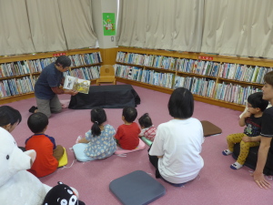 親子で楽しむおはなし会