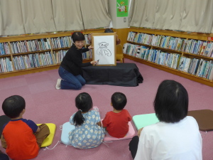 親子で楽しむおはなし会