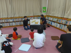 親子で楽しむおはなし会