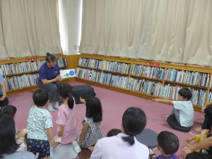 親子で楽しむおはなし会