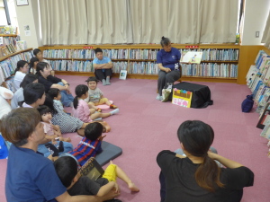 親子で楽しむおはなし会