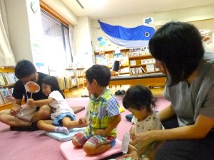 親子で楽しむおはなし会