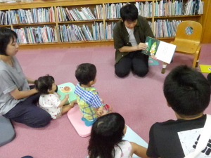 親子で楽しむおはなし会