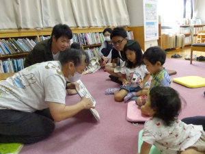 親子で楽しむおはなし会
