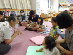 親子で楽しむおはなし会