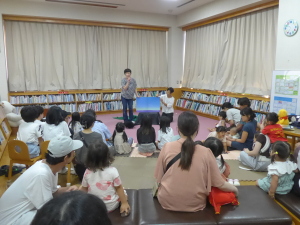 親子で楽しむおはなし会